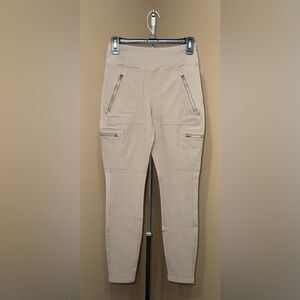 NWOT! ATHLETA Women’s Headlands Hybrid High Rise Cargo Leggings. Size 2.